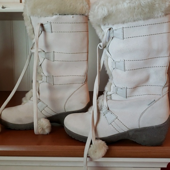 Boots - Picture 2 of 3